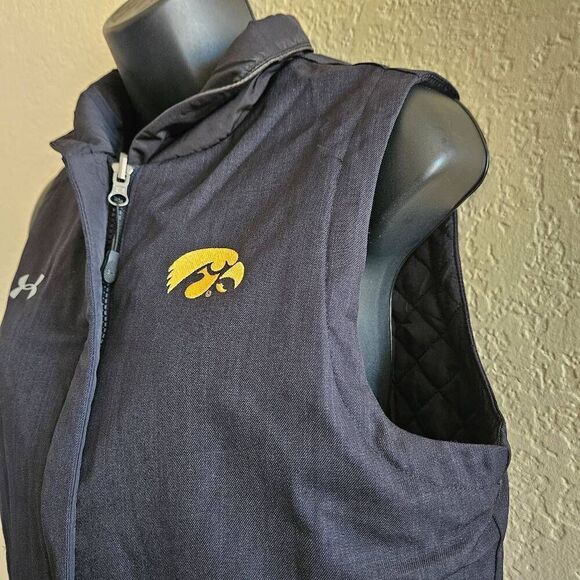 Under Armour Reversible Iowa Hawkeyes Vest - Picture 3 of 12